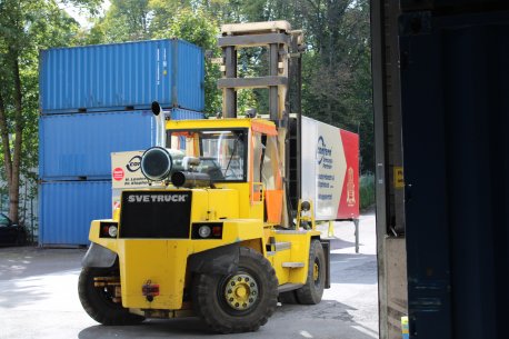 Gabelstapler bei Firmenumzug
